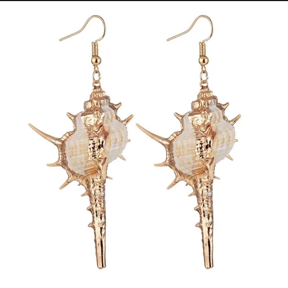 New 18k Gold Plated Natural Thorn Conch Shell Bohemian Boho Earrings